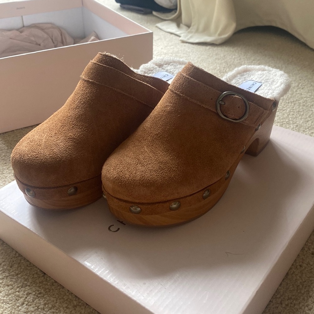 Brown clogs size 5.5